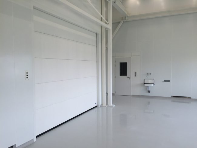 sectionaaldeuren in ISO7 cleanroom