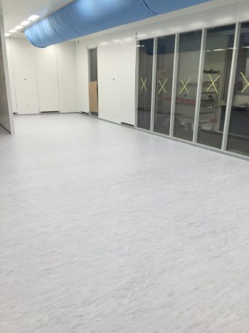 cleanroom esd zowel plak- als gietvloer