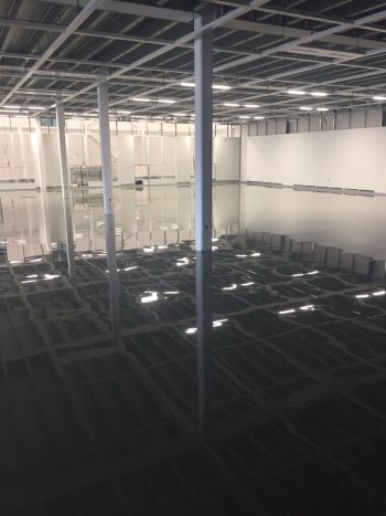 gmp cleanroom met esd antistatische vloerbedekking, geleidende laag